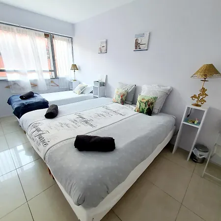 Sejour Avec Petit-dejeuner A La Demande Et Piscine A 20 Minutes De L'espagne A Le Palace Climatise Apartment *