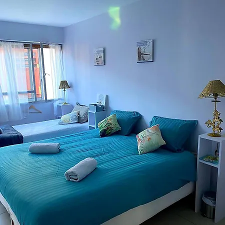 Apartment Sejour Avec Petit-dejeuner A La Demande Et Piscine A 20 Minutes De L'espagne A Le Palace Climatise Perpignan