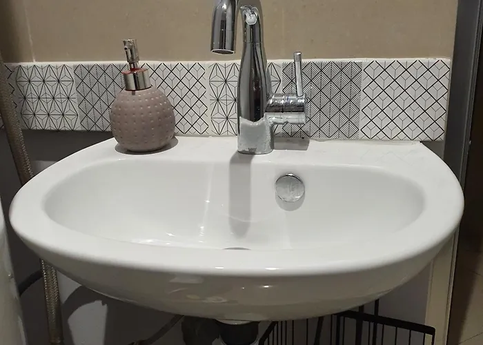 Sejour Avec Piscine - Petit-dejeuner A La Demande - 20 Minutes De L'espagne - Le Palace Climatise *