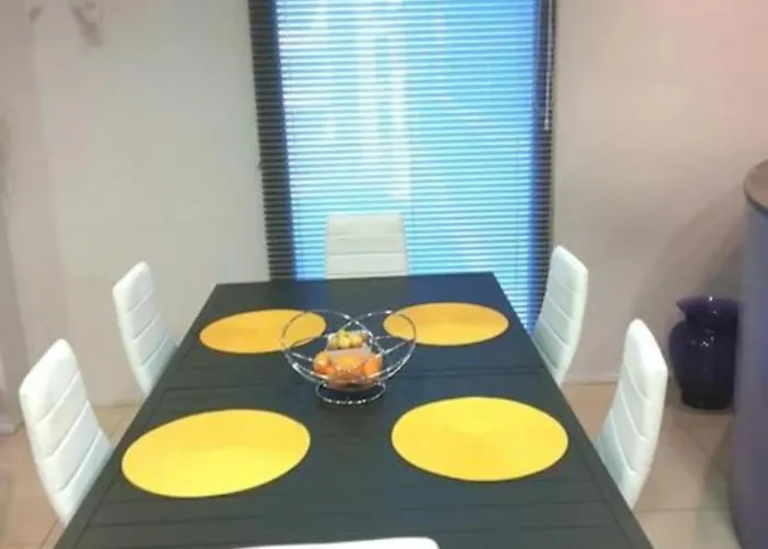 Sejour Avec Piscine - Petit-dejeuner A La Demande - 20 Minutes De L'espagne - Le Palace Climatise Apartament *