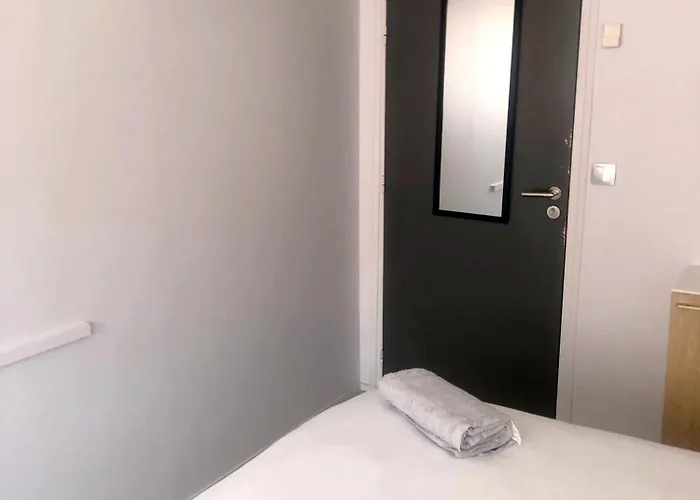 Sejour Avec Piscine - Petit-dejeuner A La Demande - 20 Minutes De L'espagne - Le Palace Climatise Perpignan